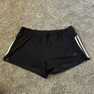 Athletic shorts